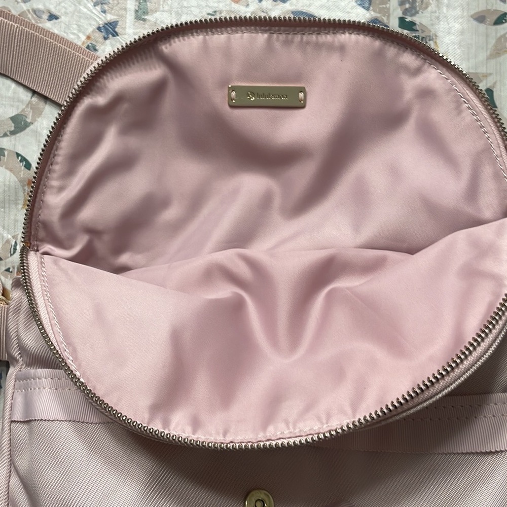 Lululemon Festival crossbody - Picture 4 of 9